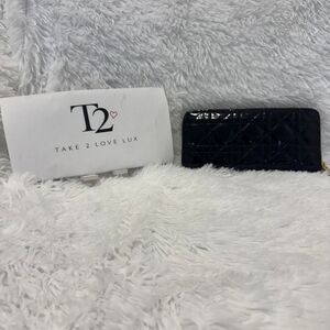 Quilted Patent Leather Zip Wallet - Black